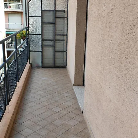 Апартаменты Grande Camera Matrimoniale Con Ampio Balcone Centralissima